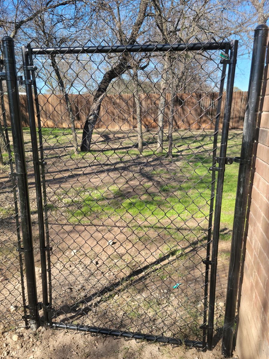 Fence Repair for GAMEZ FENCE in San Antonio, TX