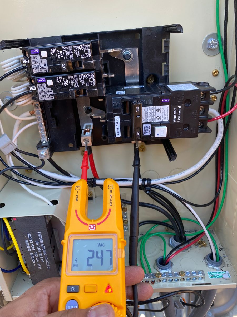 Electrical Panel Upgrades for LUX Electric in Floresville, TX