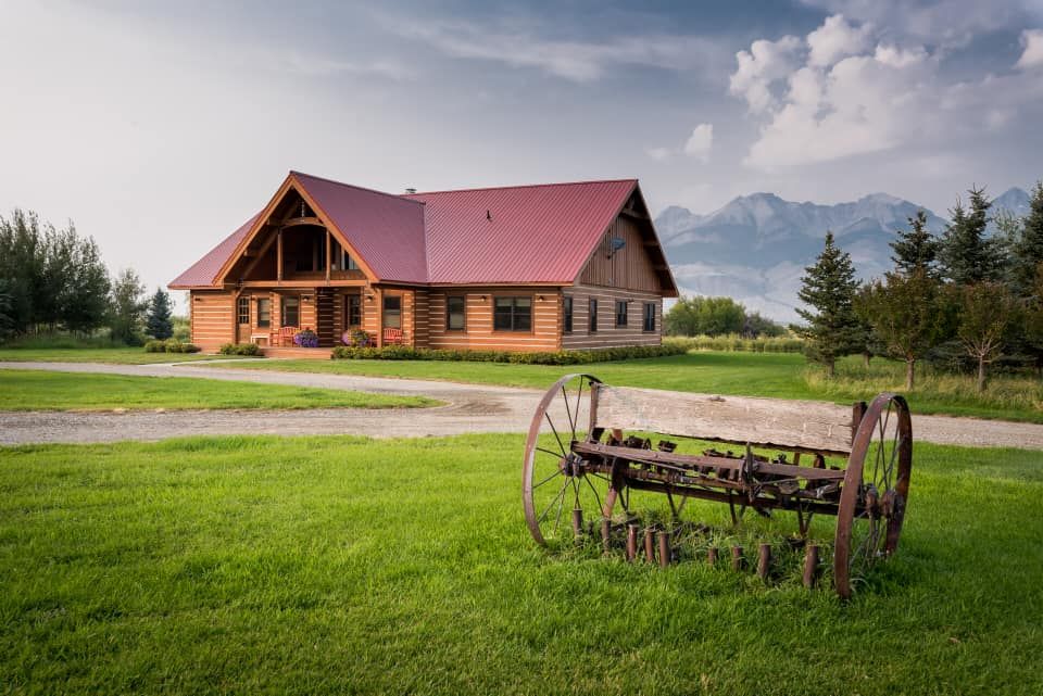 Staining for True Blue Logworks LLC in Corvallis, MT