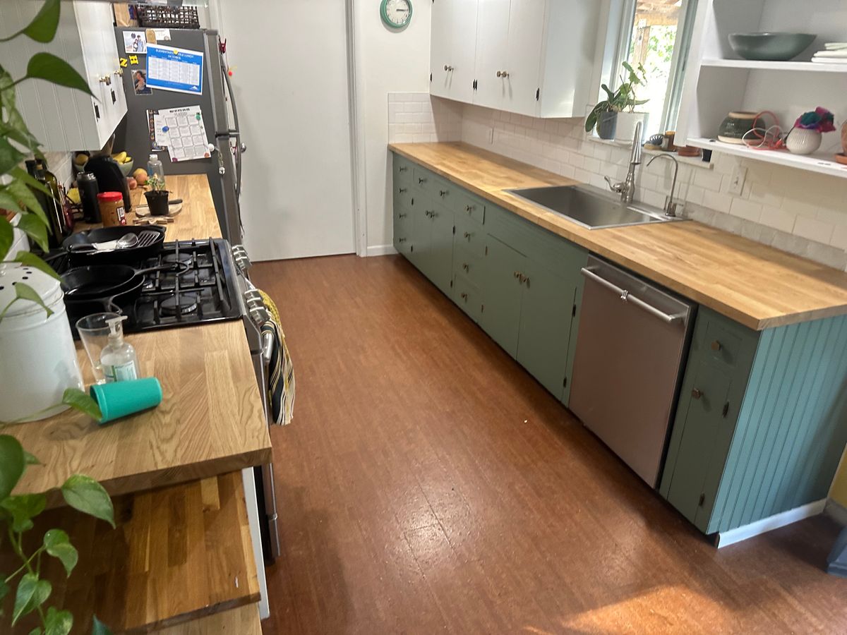 Flooring for Calderons Proquality Construction LLC in The Dalles, OR