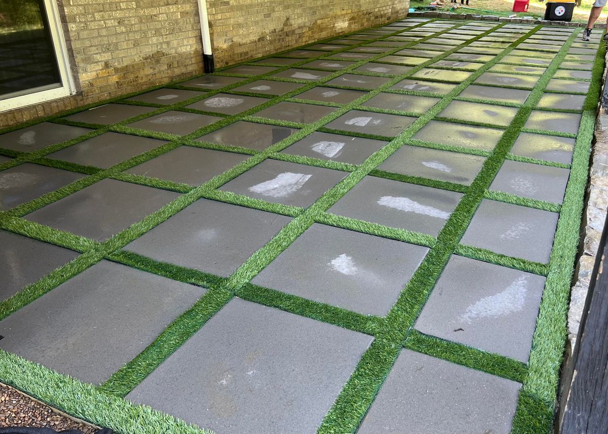 Turf & Putting Greens for Henney’s Custom Hardscapes in Canonsburg, PA