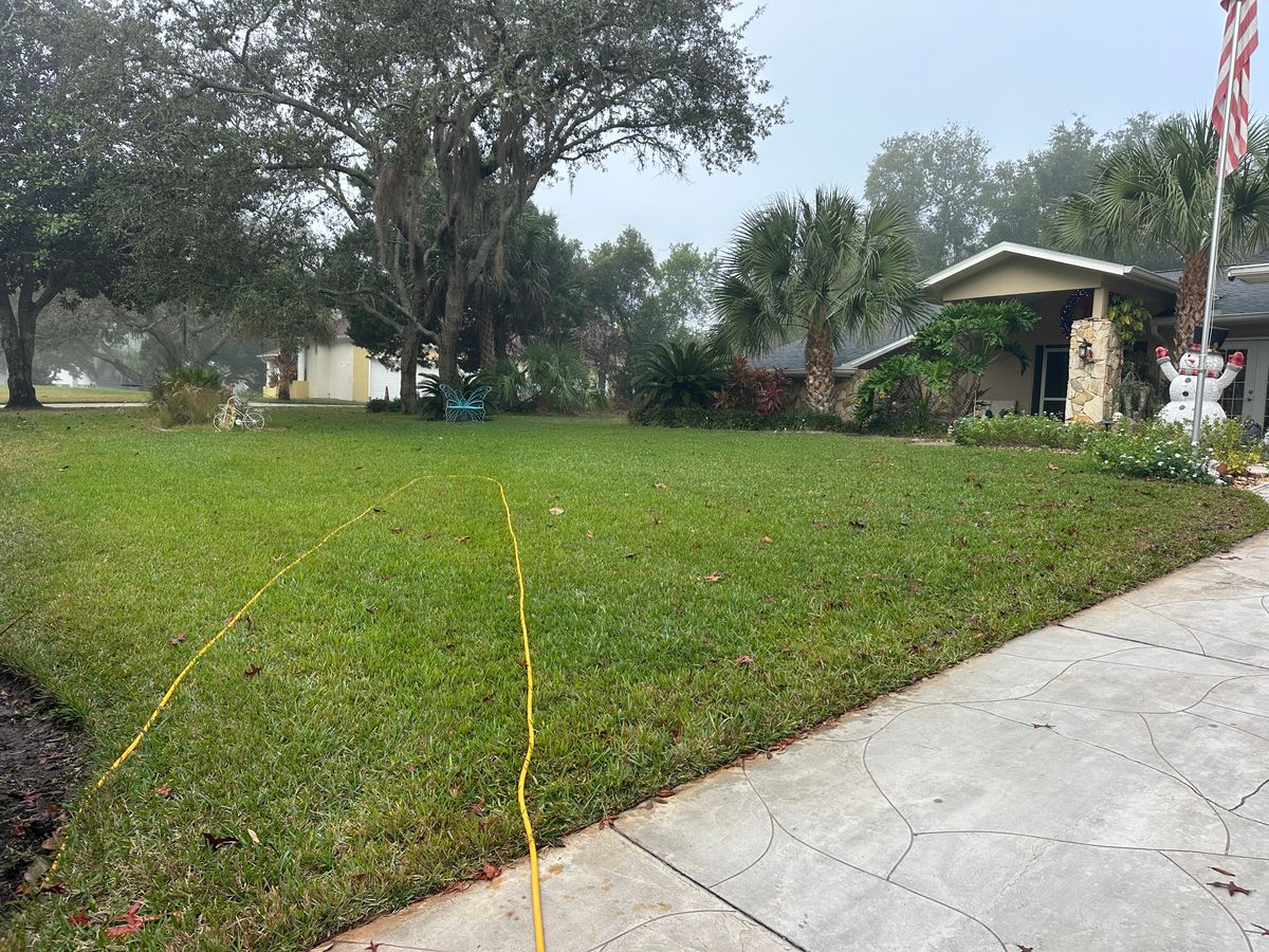 Lawn Spraying for Garrison Pest Control Inc in North Weeki Wachee, FL