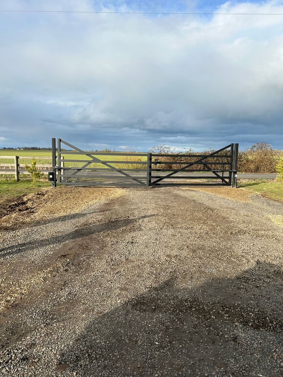 Gate Installation for Ranch Handy Fencing & Cattle LLC in Harrisburg, OR