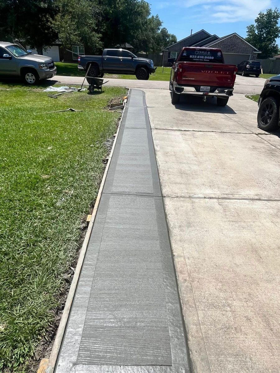 Sidewalk Installation for Triple O Construction in Rosharon, TX