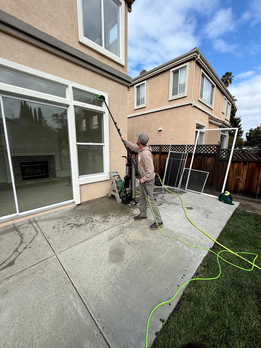 Residential Window Cleaning for GGG Home Services in San Jose, CA