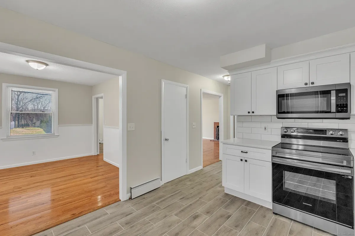 Under Contract: 419 Main St, Somers, CT 06071 for Nelson Foss - Realtor in South Windsor, CT
