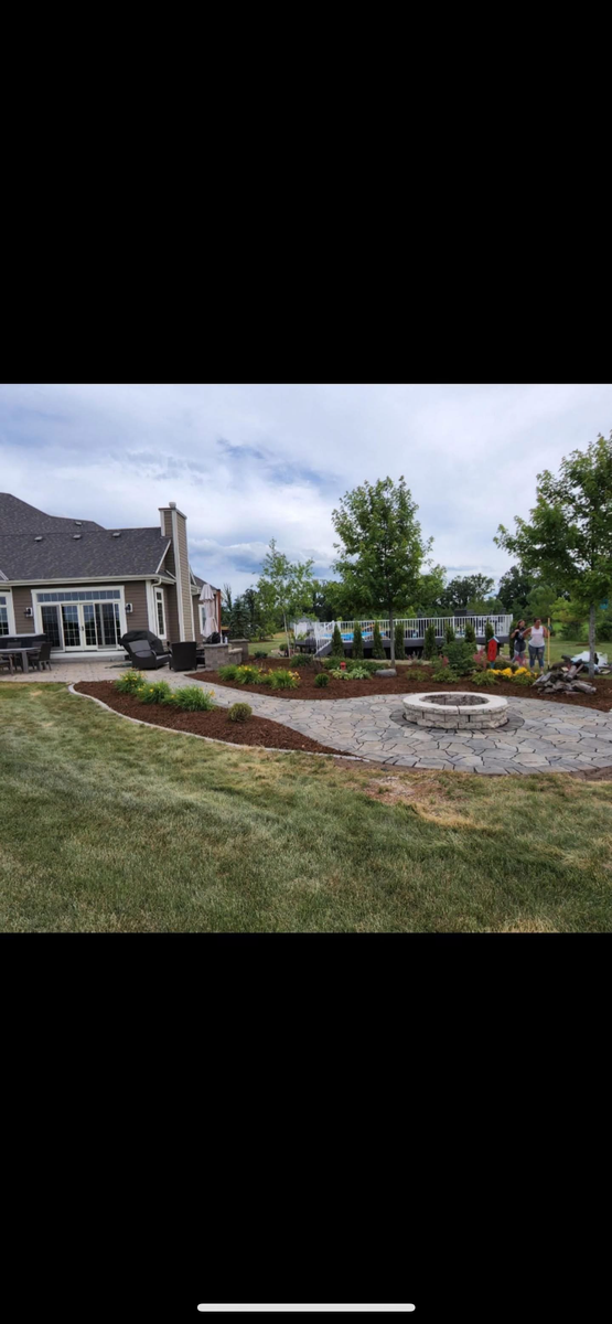 Mulch Installation for Trim Seasonal Services in Franklin, WI