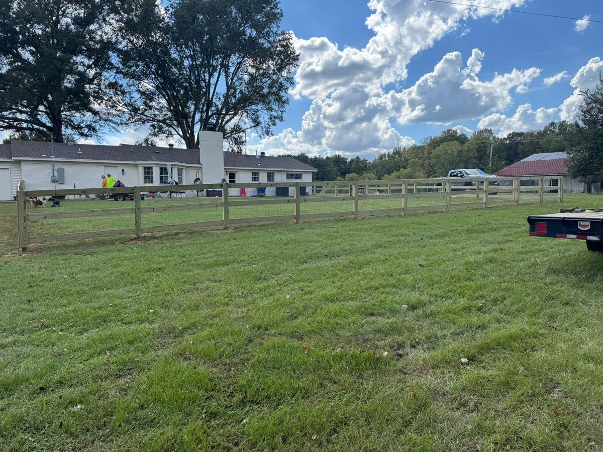 Fence Repair and Maintenance for Manning Fence, LLC in Hernando, MS
