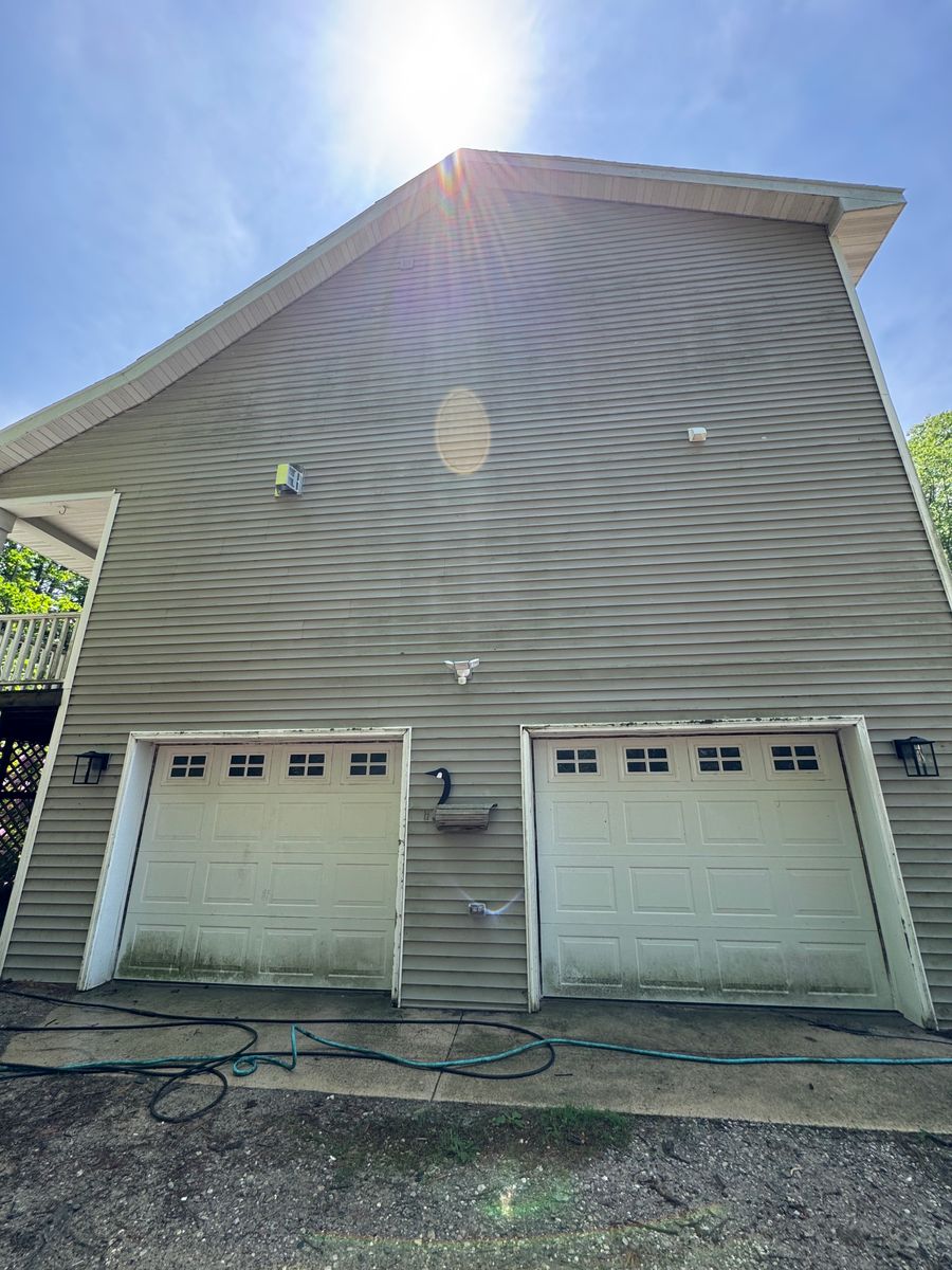 Home Softwash for Fresh Water Pressure Washing & Services LLC in Traverse City, MI