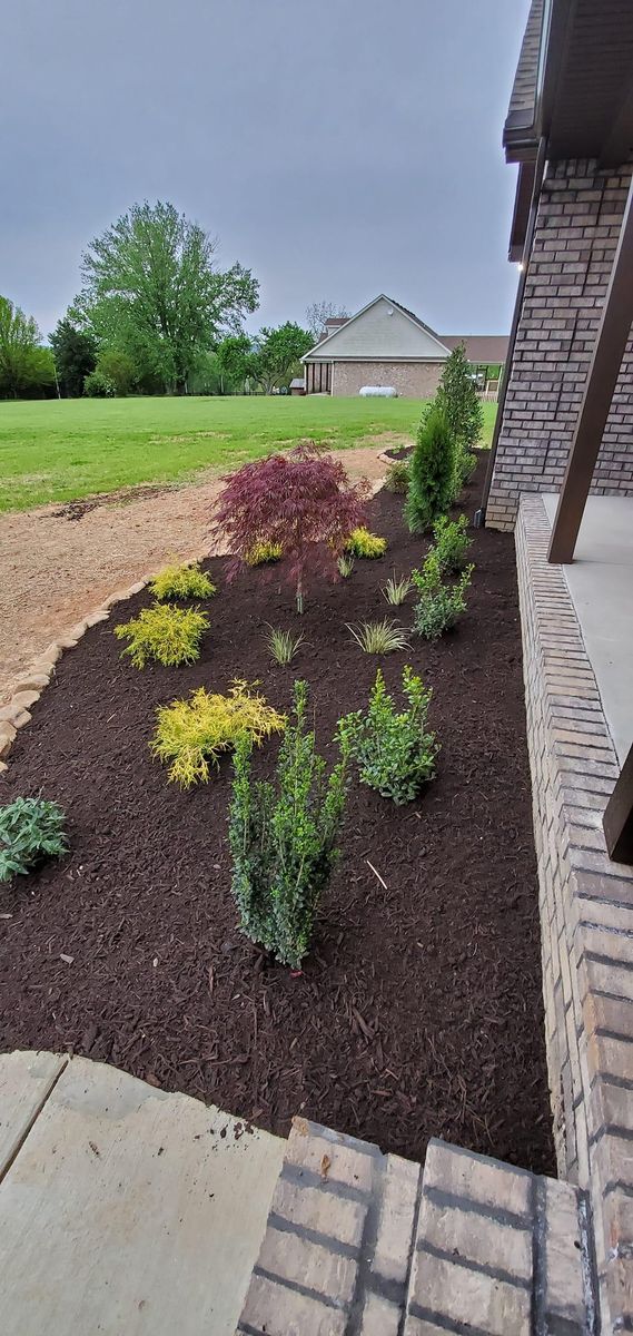 Mulch Installation for Adams Lawn Service & Landscaping, Inc. in Shelbyville, TN