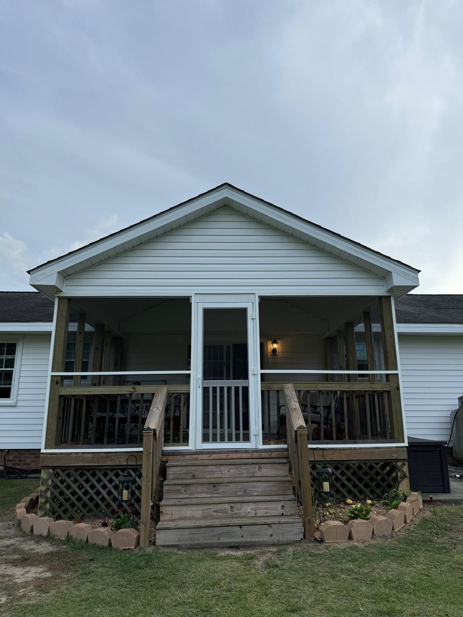 Screen porch for Ruben R construction in Mount Olive, NC