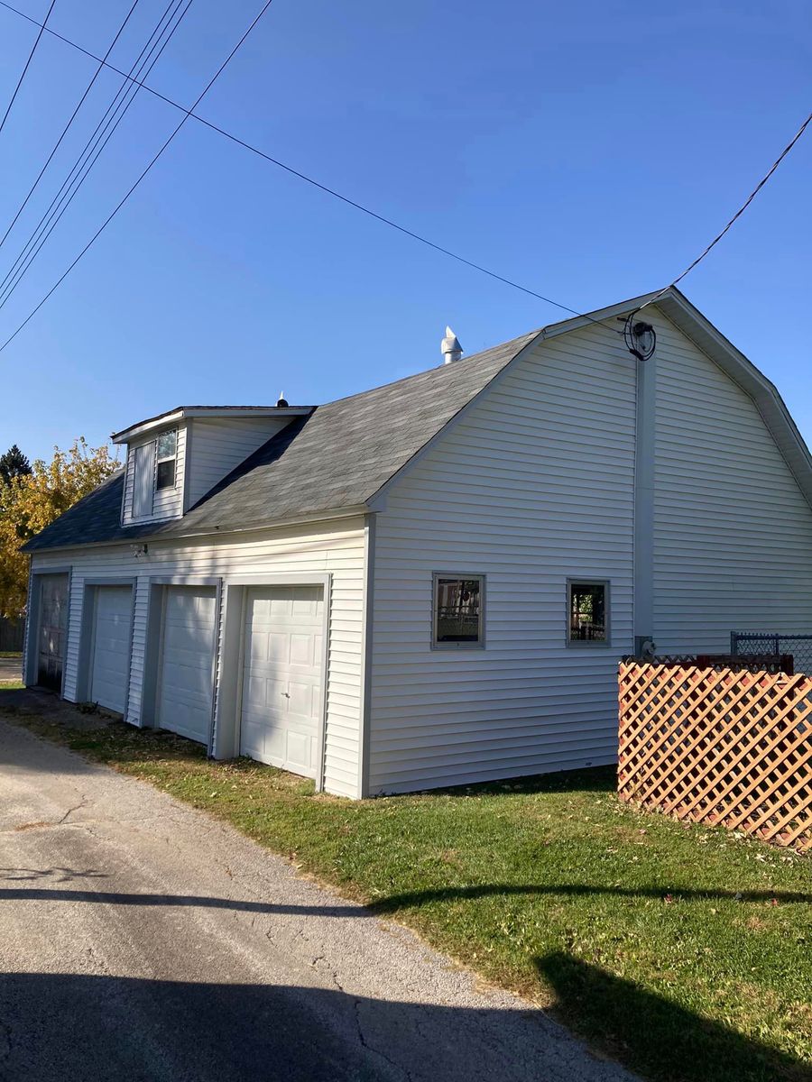 Home Softwash for J&J Power Washing and Gutter Cleaning in Sycamore, IL