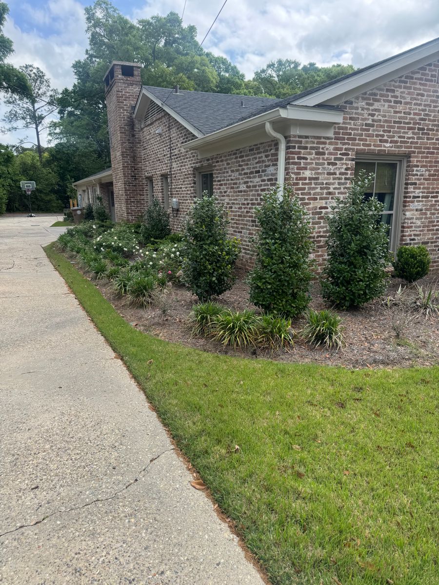 Lawn Care and Maintenance for Johnson Lawn Care and Maintenance in Mobile, AL