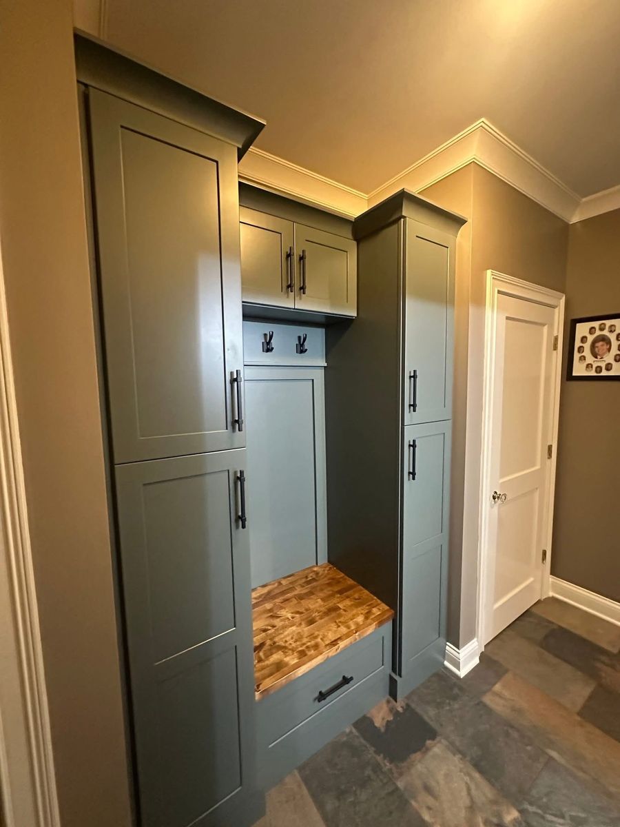 Walk-Ins & Laundry Rooms for The Handy Hubby LLC in Fishers, IN