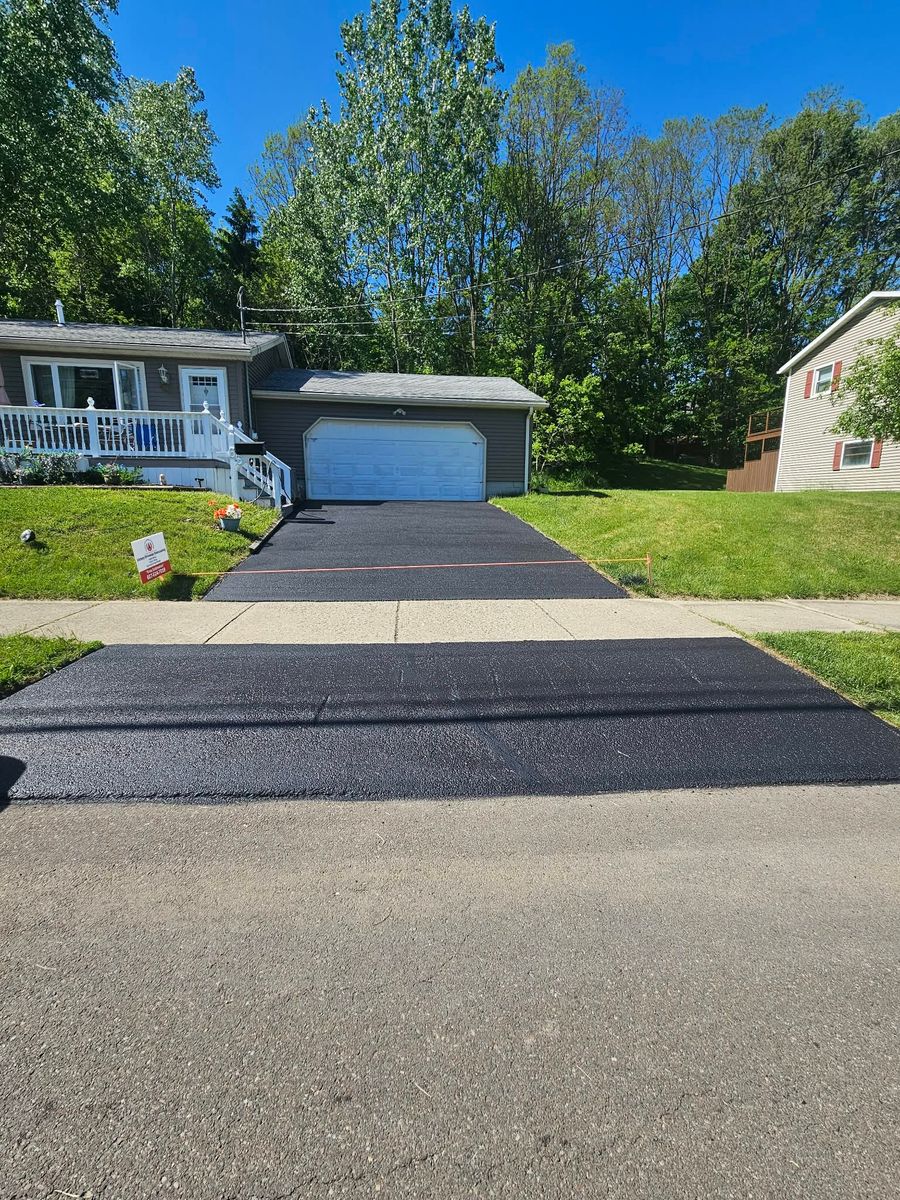 Sealcoating for Victory Driveway Sealcoating in Corning, NY
