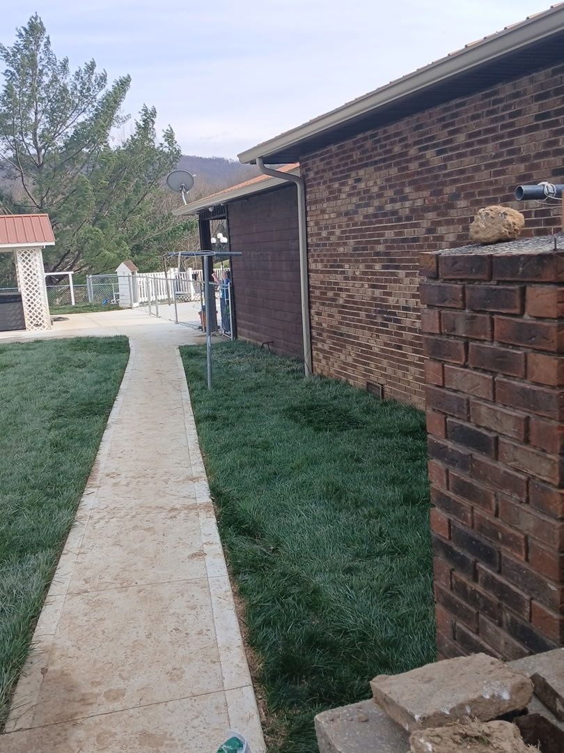 Retaining Wall Construction for Lafollette Mulch, Stone and Lawn Care in La Follette, TN