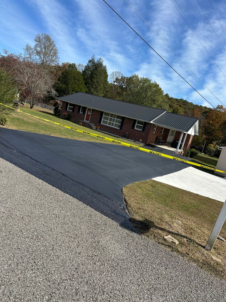 Asphalt Paving for Metzler Paving and Sealcoating in Jacksboro, TN