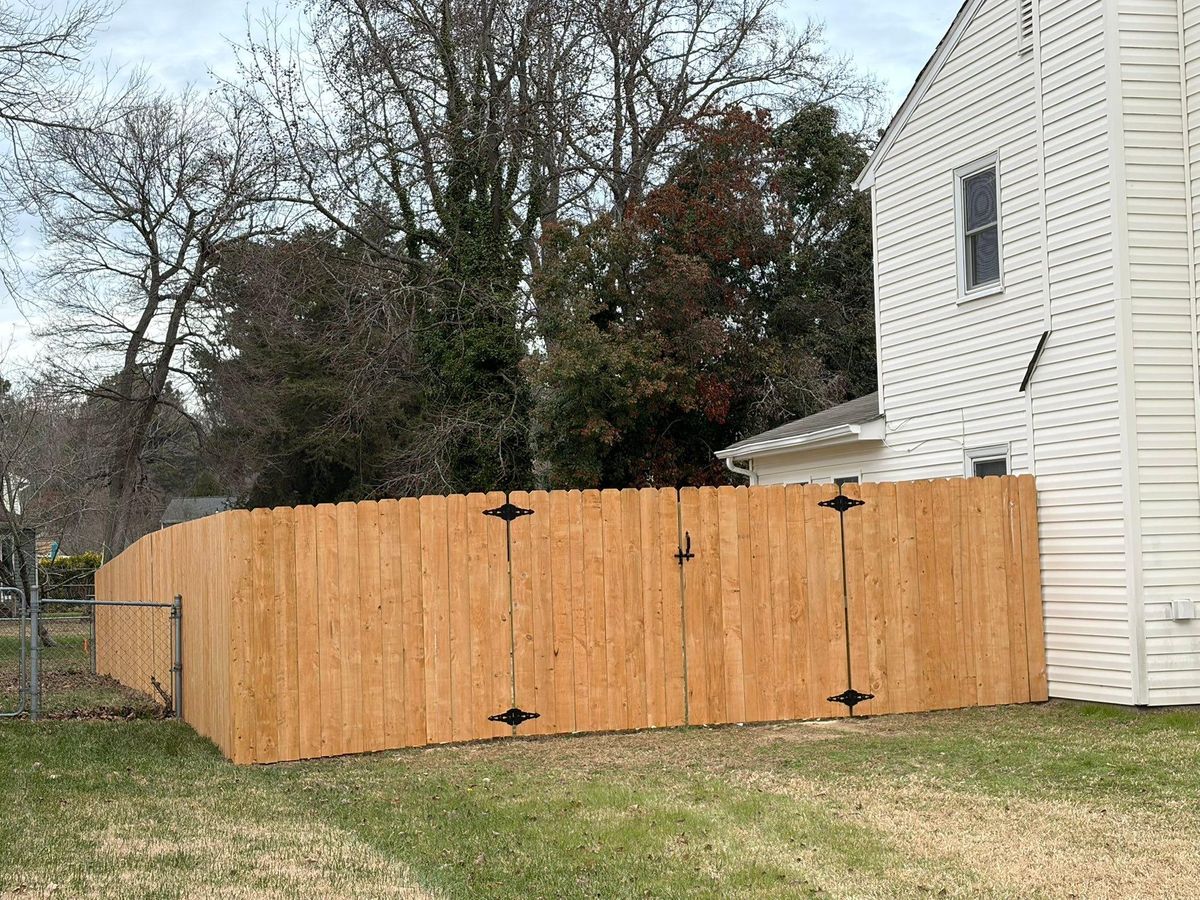 Fence Repair for RedLine Fencing in Moyock, NC