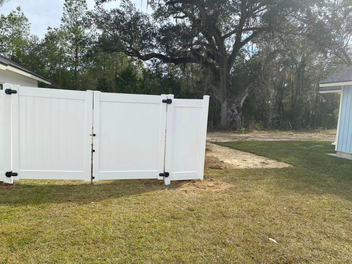 Gate Installation and Repair for Barnes Family Fencing in Graceville, FL