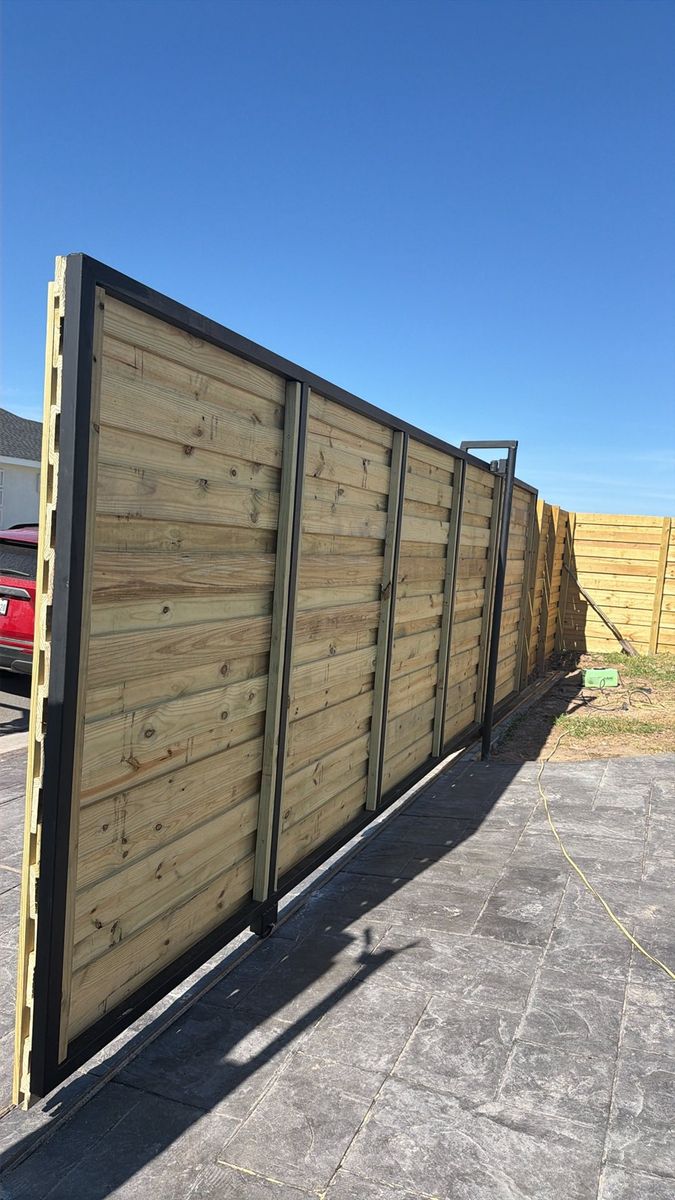 Fencing for Lala Home Solutions in San Juan, TX