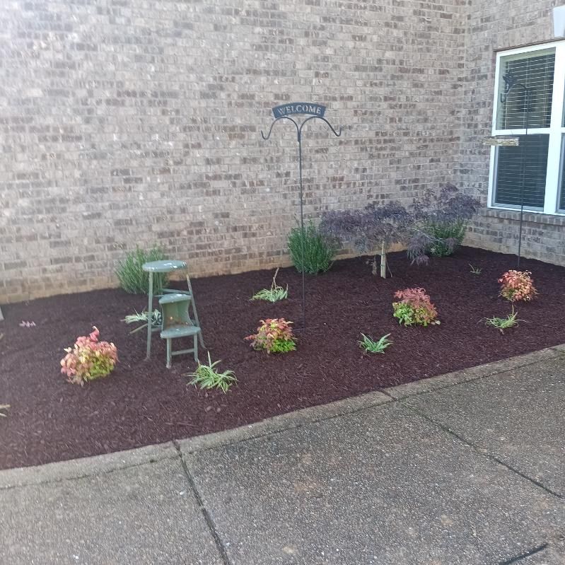 Mulch Installation for The Right Price Right Choice Lawn Care Services in Murfreesboro, TN