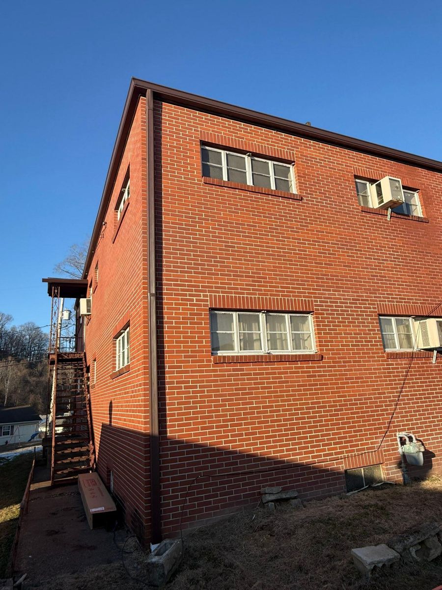 Siding for Top Hand Roofing and Gutter in Pomeroy, OH