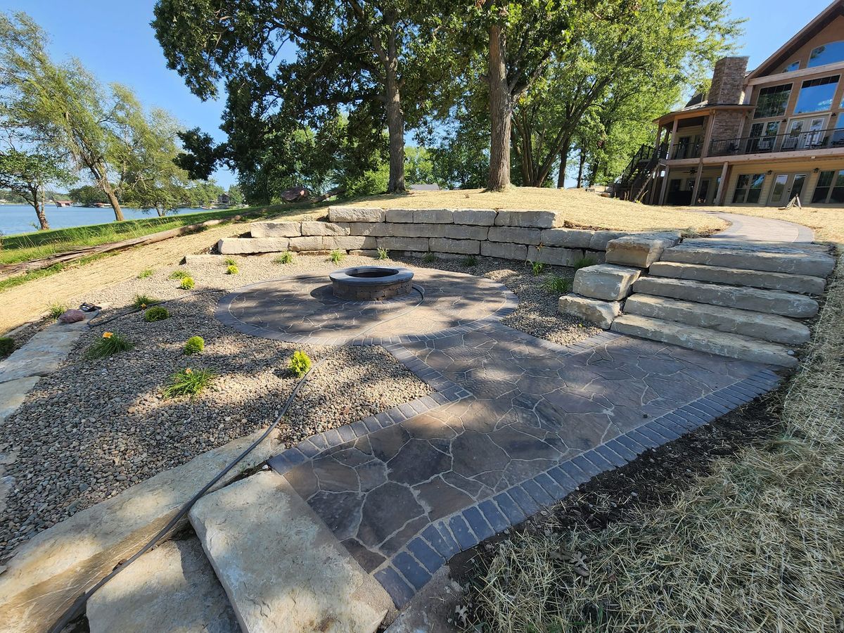 Limestone Rock Walls for Viking Dirtworks and Landscaping in Gallatin, MO
