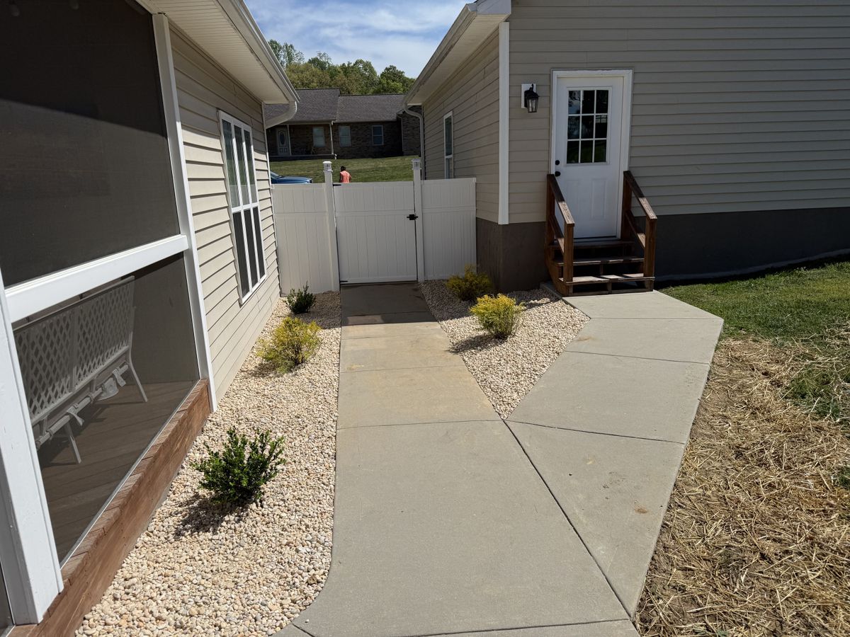 Landscape Installation for Lafollette Mulch, Stone and Lawn Care in La Follette, TN