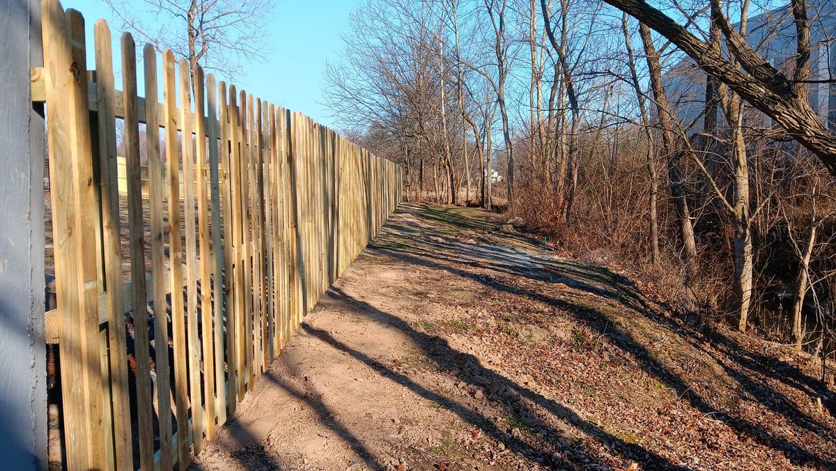 Fencing for Dead Tree General Contracting in Carbondale, Illinois