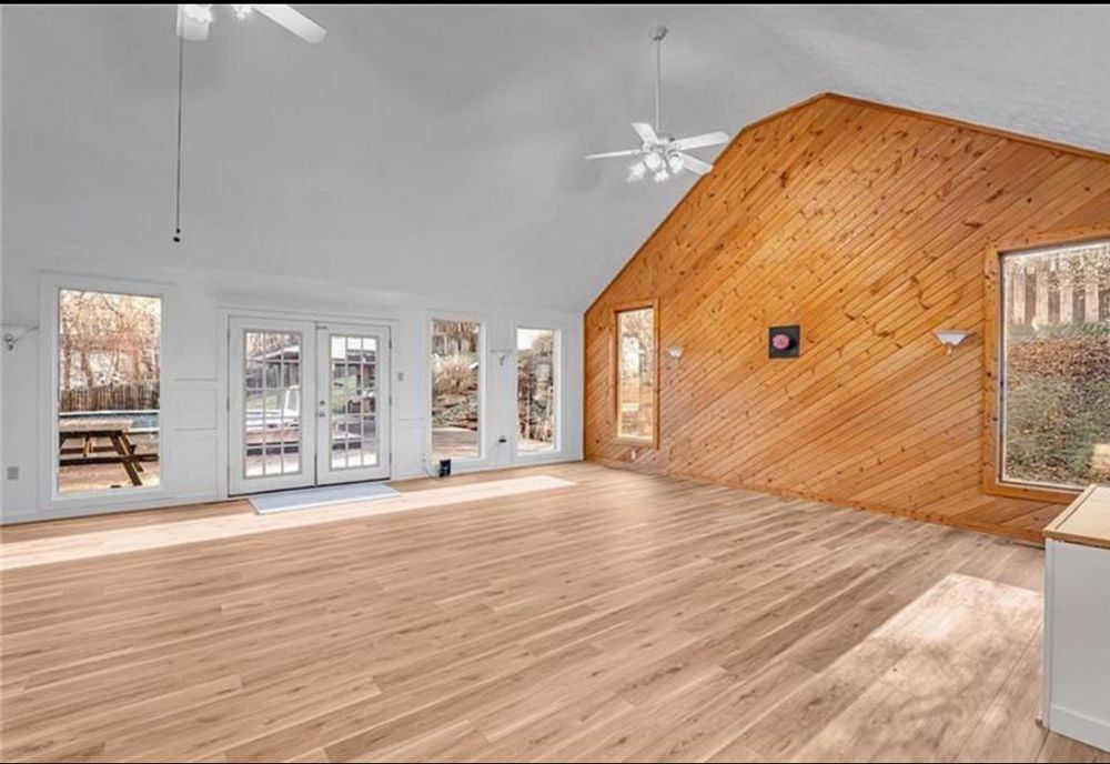 Flooring for Dahntahn Construction in Pittsburgh, PA