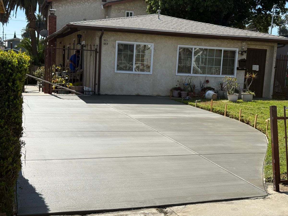 Concrete Driveways for 4 Seasons Concrete Inc. in Gardena, CA