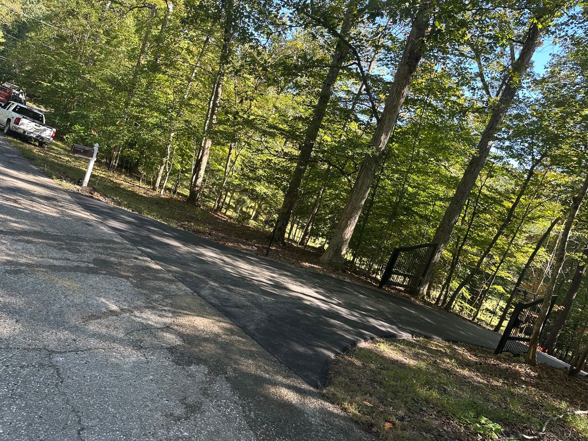 Asphalt Paving for Metzler Paving and Sealcoating in Jacksboro, TN