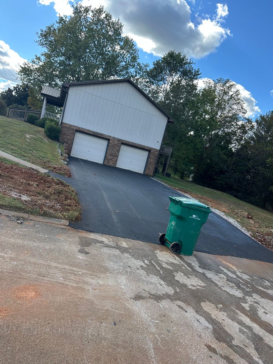 Asphalt Paving for Metzler Paving and Sealcoating in Jacksboro, TN
