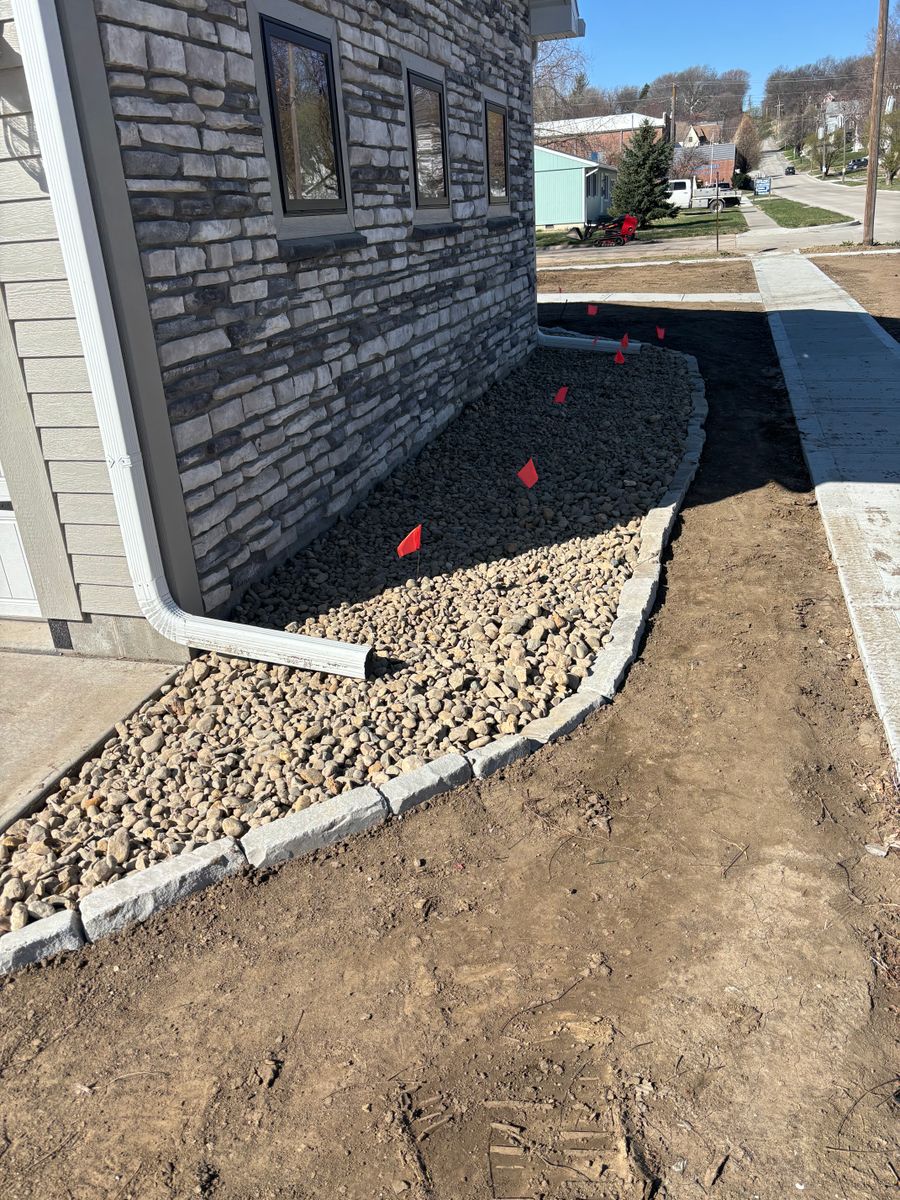 Hardscape Design and Installation for Thomas' Lawn Care in Maryville, MO