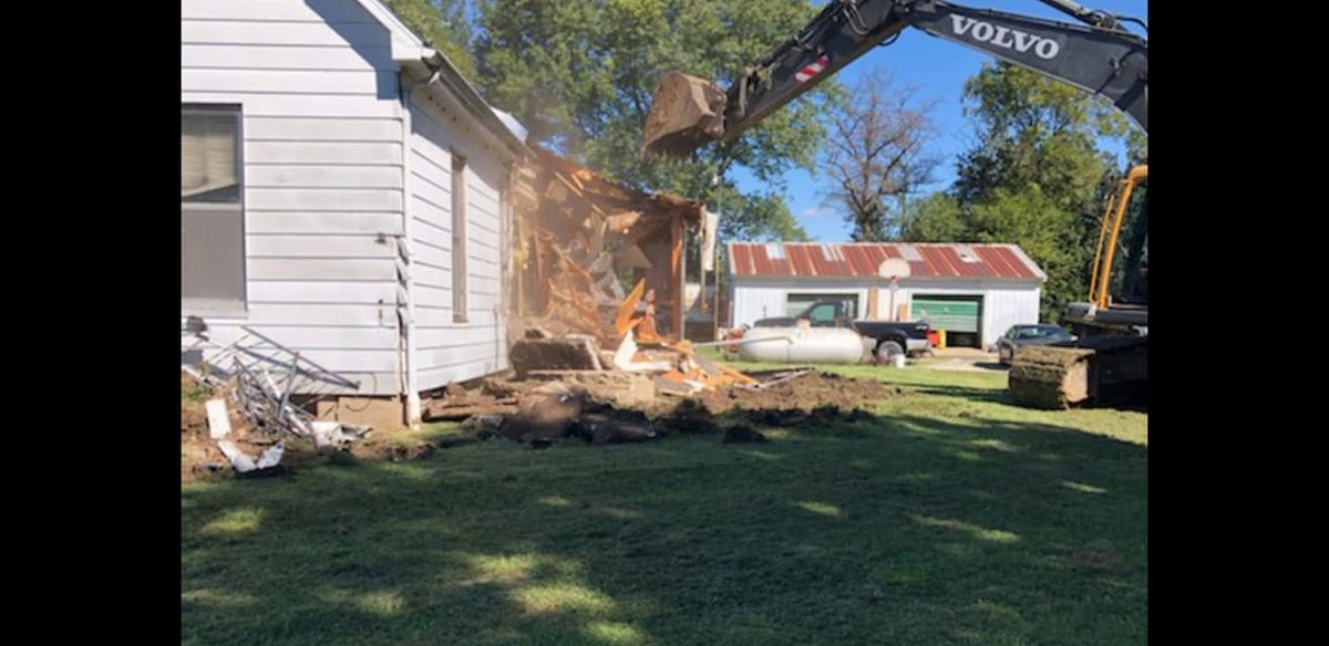 Land Clearing & Demolition for BDS Trucking & Excavating in Litchfield, IL