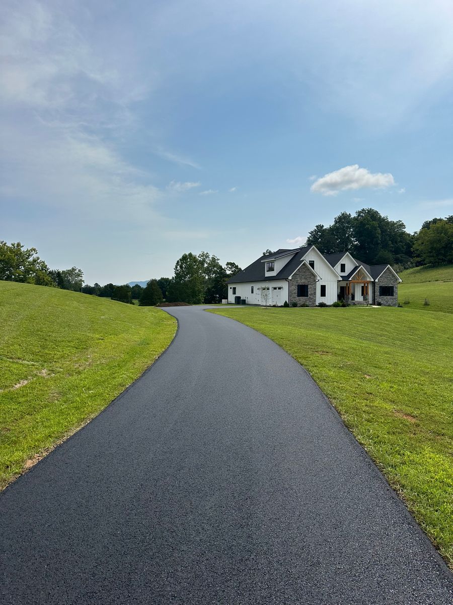Asphalt Driveways for James R Carter Paving in Roanoke, VA
