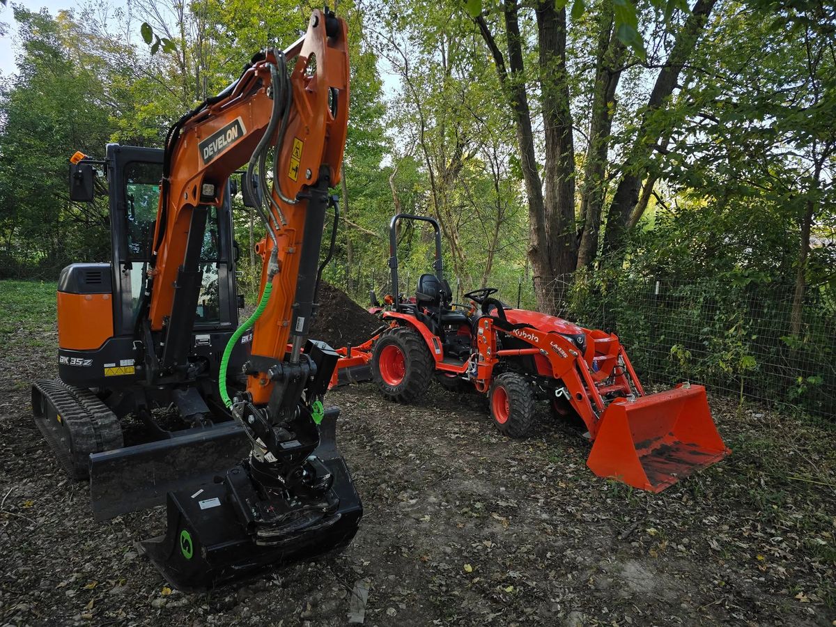 Gravel Driveways for Maverick's Land Services  in Elwood, IN