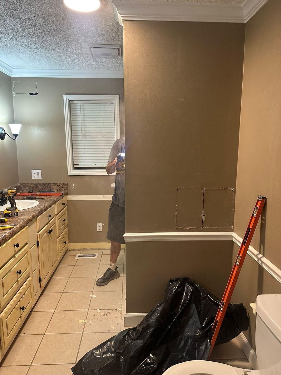 Carpentry for Starr Tile & Remodeling in Russellville,,  AL