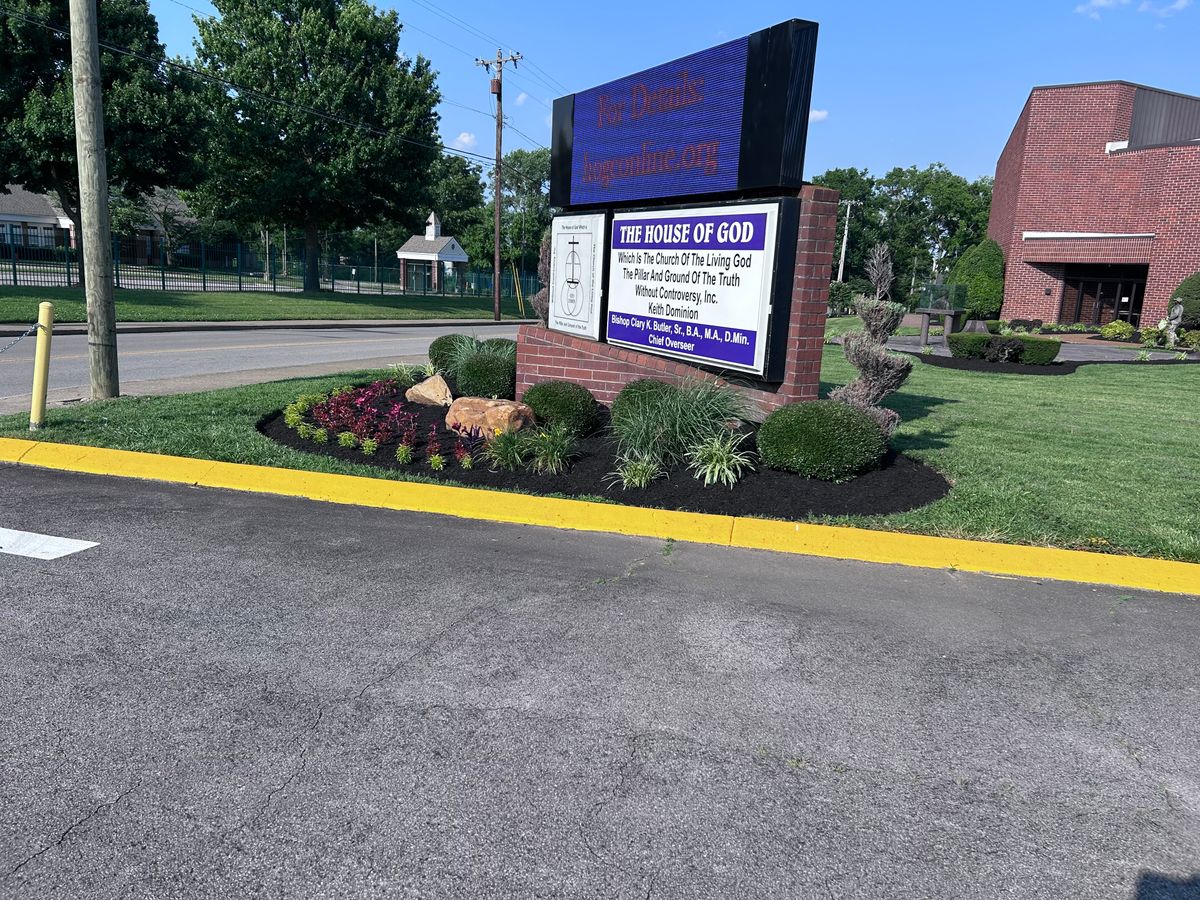 Seasonal Color- Spring and Fall for Russell's Lawn Care Plus in Nashville, TN