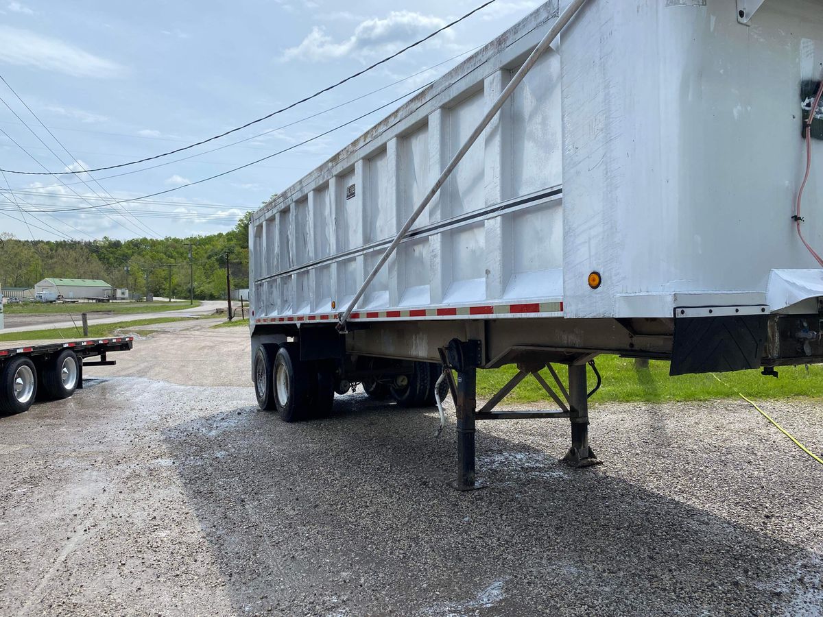 Fleet and Truck Washing for 5 Star Hot Wash Services in Ashland, KY