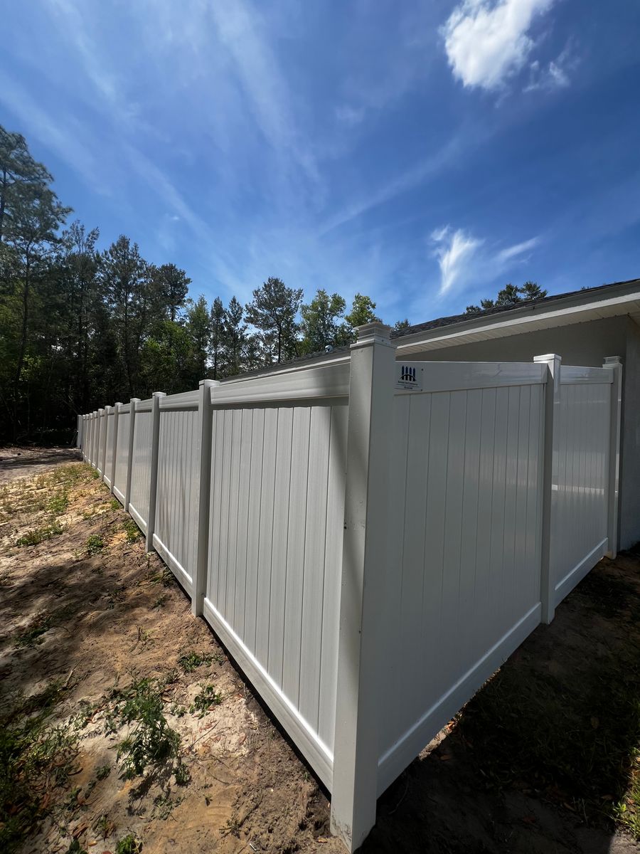Vinyl Fencing for Browne’s Yard Creations in Fruitland Park, FL
