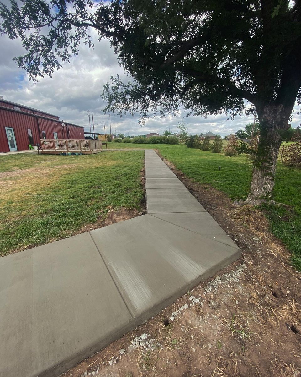 Sidewalks for G2 Custom Concrete in Dallas, TX