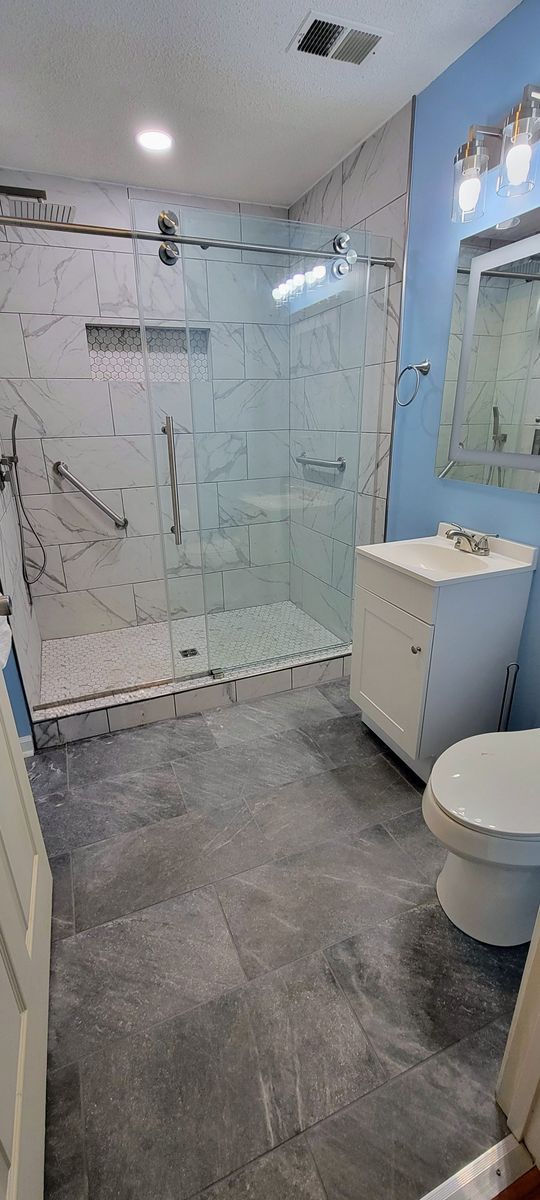 Bathroom Renovation for Middle Man Construction in Fall Branch, TN