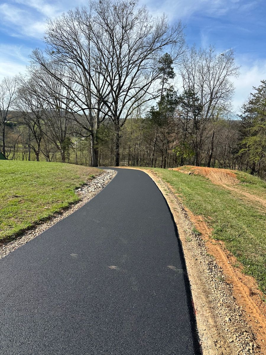 Asphalt Paving for Metzler Paving and Sealcoating LLC in Jacksboro, TN