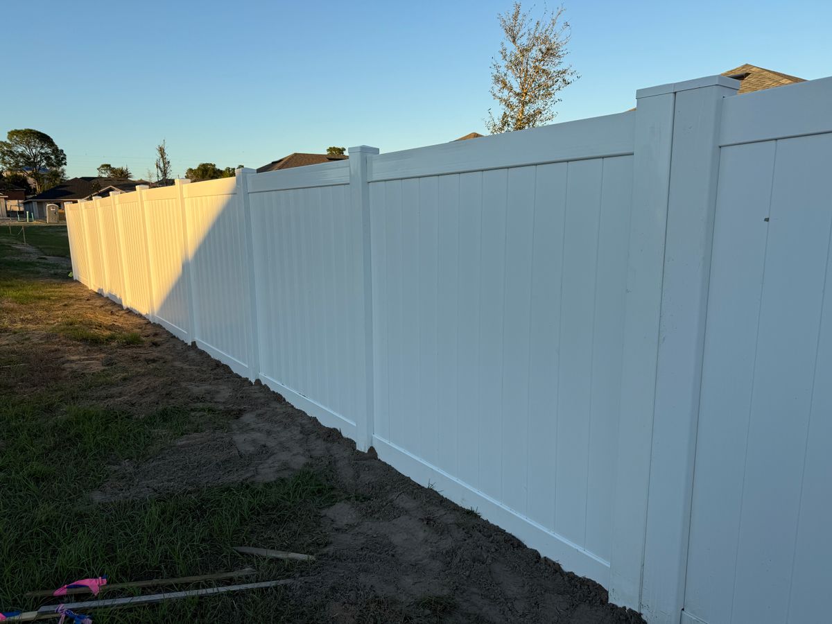 Vinyl Fence Installation for Smith & Sons Fence Company in Riverview, FL