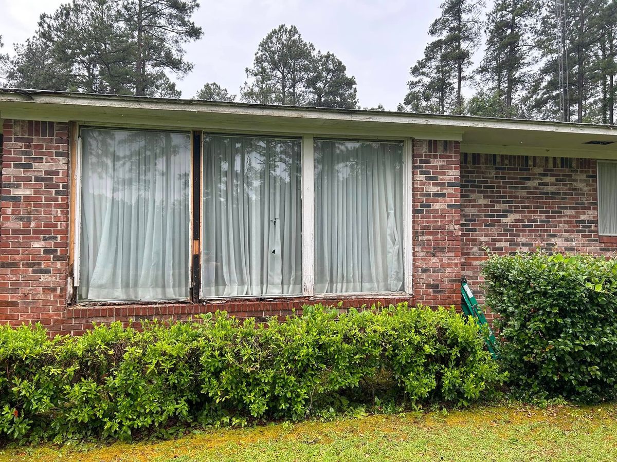 Window Repair and Replacement for Well Hung Windows & More in Hot Springs, AR