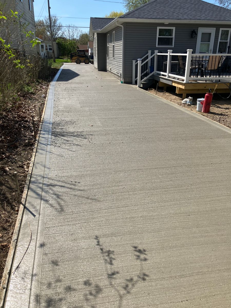 Concrete for Lake Erie Companies in Grand River, OH