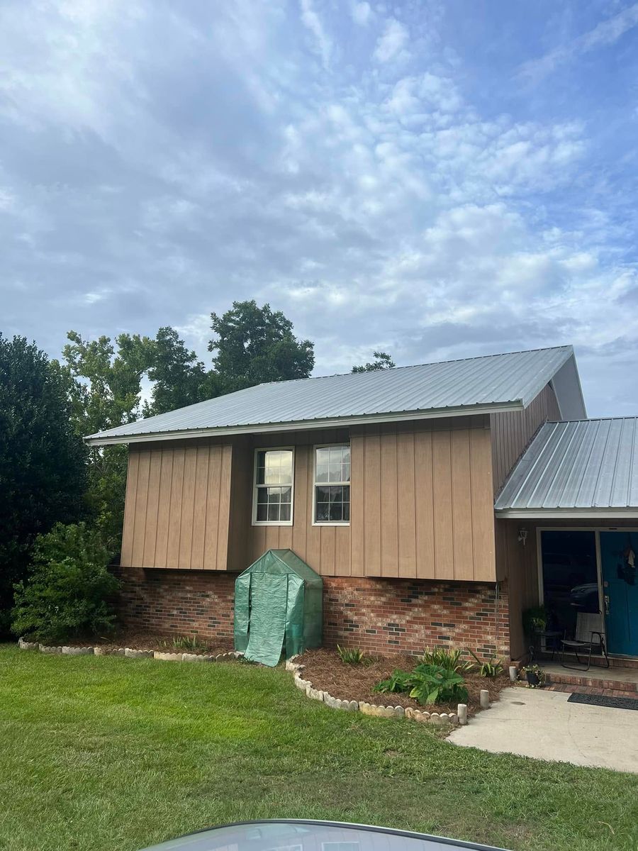 Handyman Services for Joseys Lawn and Tree Care in Chipley, FL