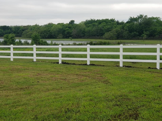White Vinyl Fence for Pride Of Texas Fence Company in Brookshire, TX