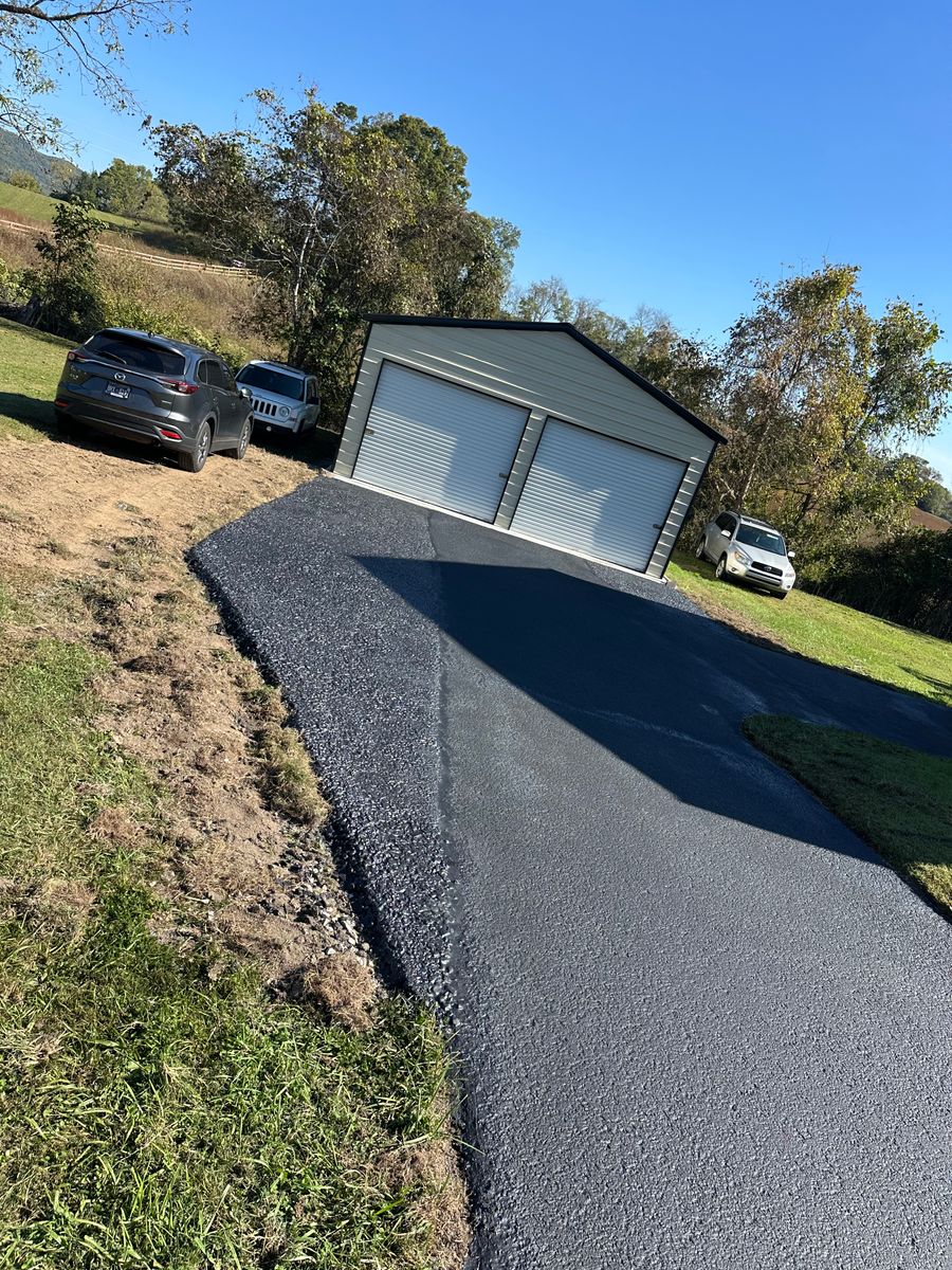 Asphalt Paving for Metzler Paving and Sealcoating in Jacksboro, TN